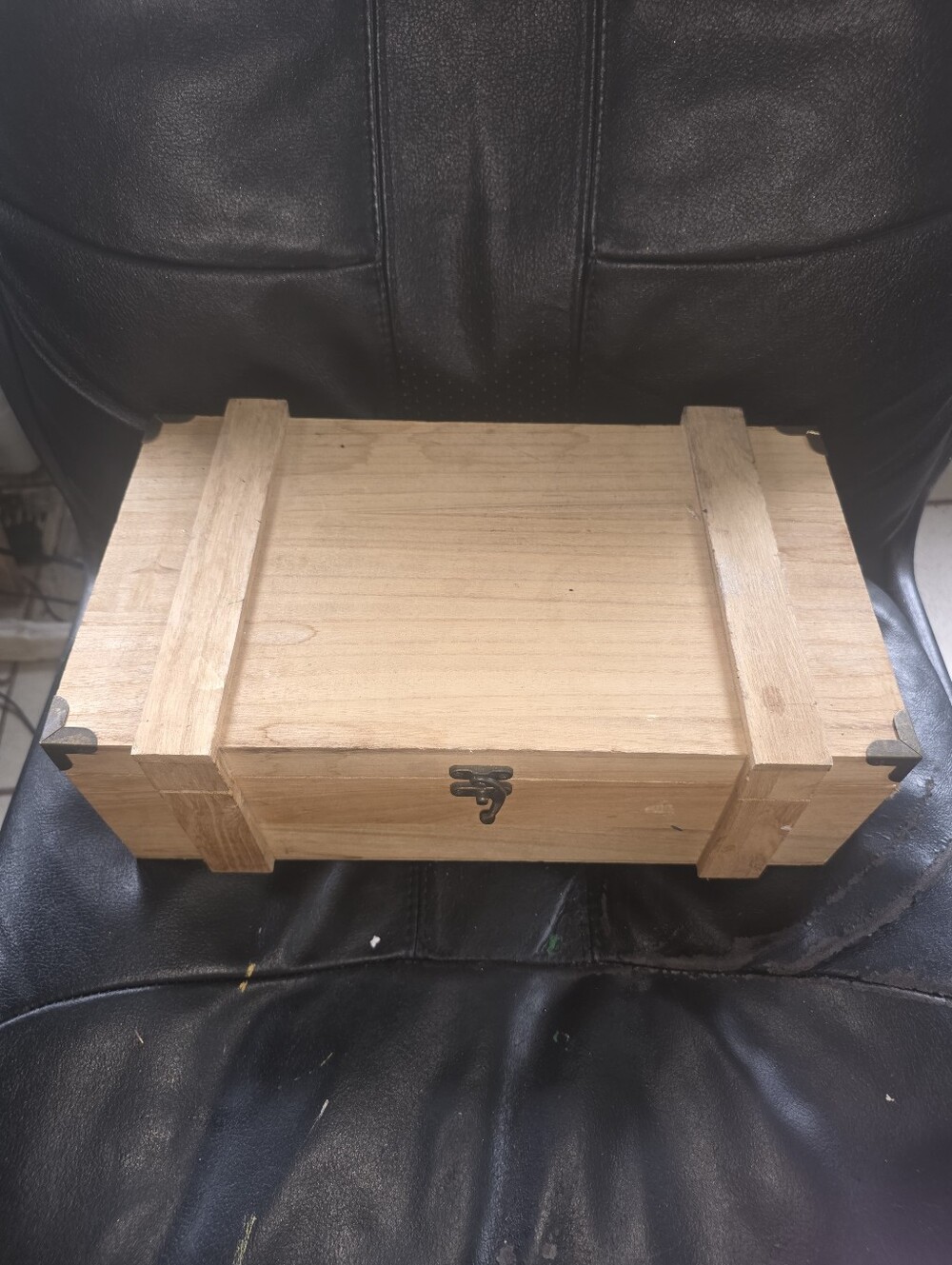 Vintage Wooden Box With Hmrope Handle And Closing Mechanism